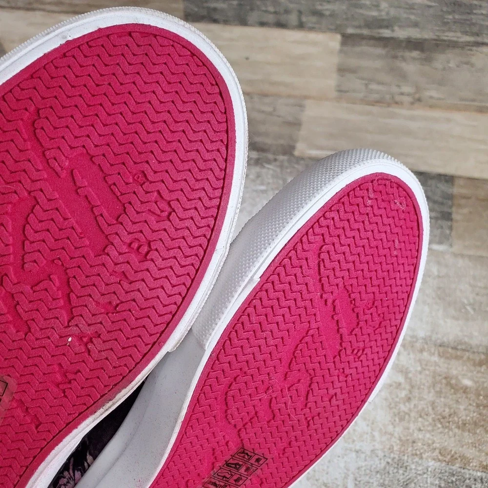 Blowfish Malibu Play Kids Shoes Sz 5 Black Retro Rose Canvas Slip On Sneakers